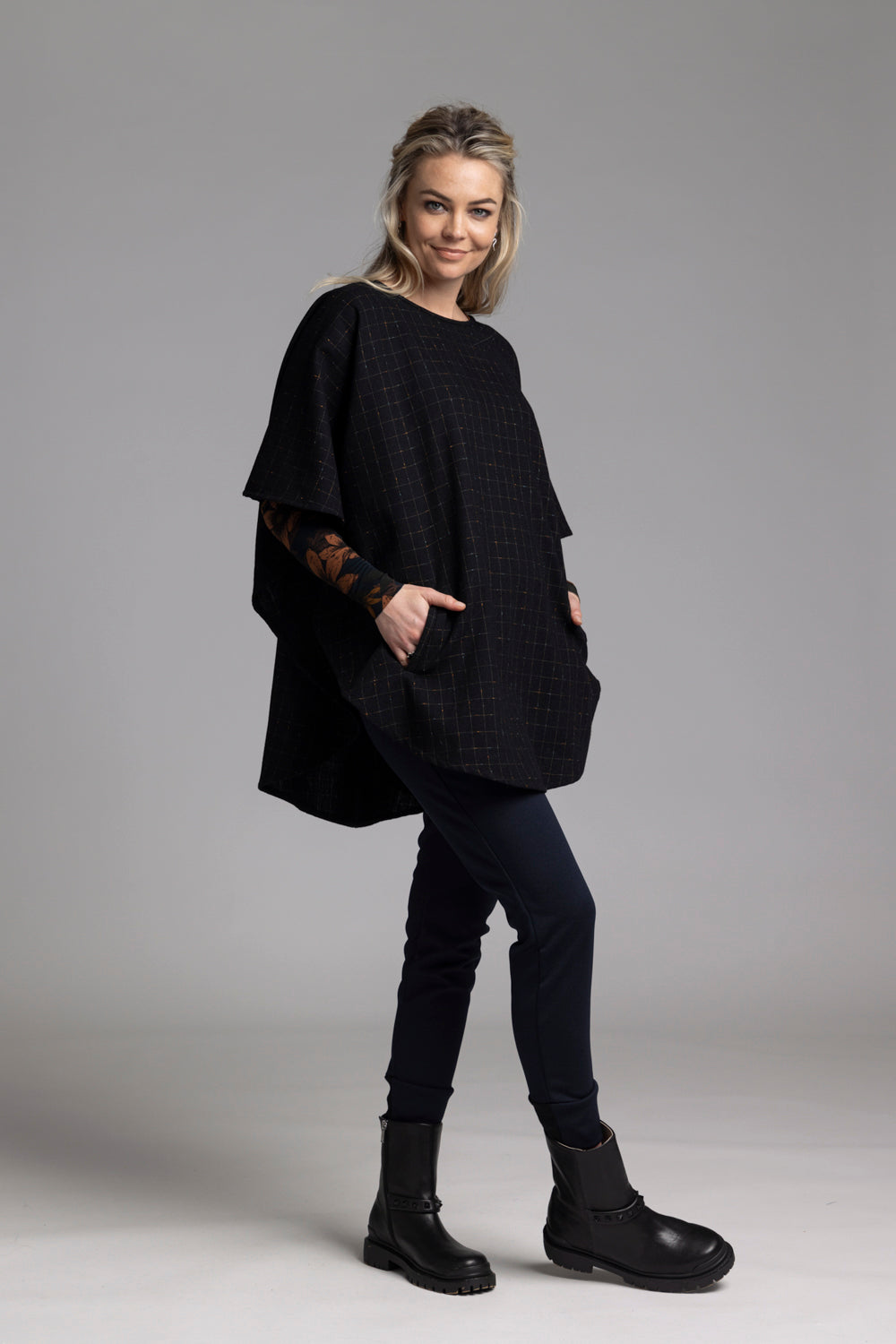 BANKSO WOOL CAPE