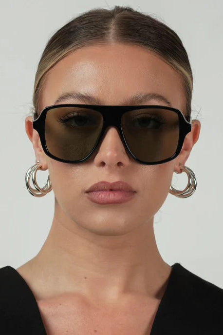 Otra Mikki Sunnies is an oversized plastic Aviator, Sleek, Sheek and Timeless