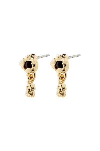 PILGRIM RYPER EARRING. With the semi-precious stone black Agate in a silver-plated setting and a loose, teardrop-shaped pendant, you get an organically formed piece with a subtle and handcrafted vibe.
The small earrings are made from at least 75% recycled material, so you can feel good about your look while being environmentally responsible.

Measures 10mm in length.

80% Recycled Zinc, 18% Gemstone, 1% S