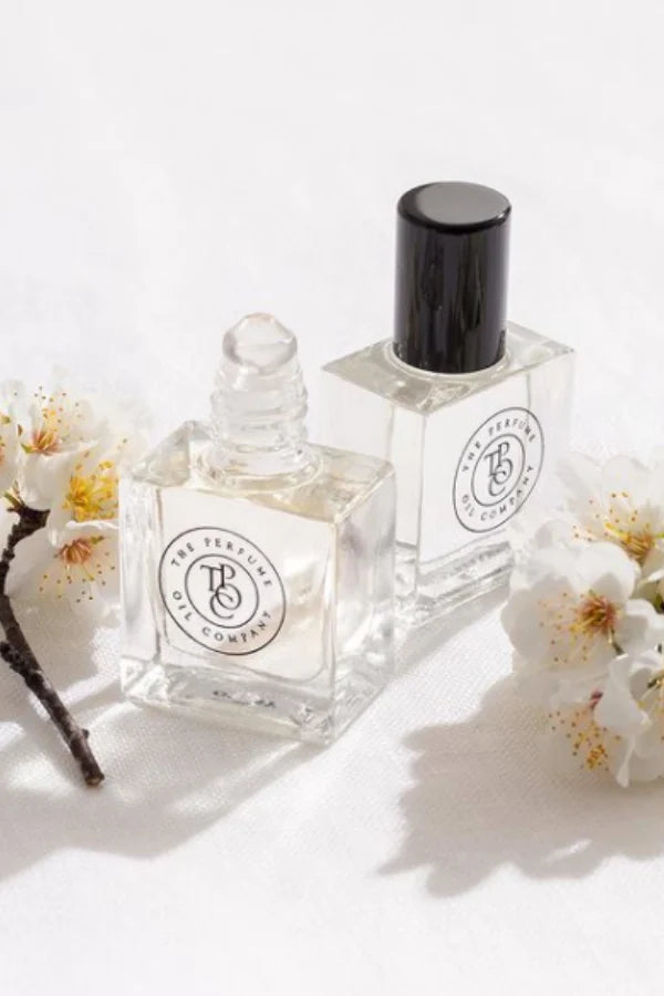 The Perfume Oil Company Flirt is inspired by Flowerbomb - Viktor &amp; Rolf

A sweet, powder floral bouquet

Notes of &nbsp;Tea, Bergamot, Osmanthus, Orchid, Jasmine, Rose, Freesia, African Orange Flower, Patchouli, Musk &amp; Vanilla.

10ml