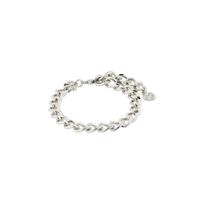 PILGRIM | CHARM RECYCLED CURB CHAIN BRACELET

Curb chain statement! Gold-plated curb chain bracelet in an elegant design - perfect for adding your favourite charms. The bracelet cultivates the edgy and industrial look with a powerful curb chain design that is ideal for combining with multiple bracelets in a trendy stacked look. Find your inner urban vibes and style with your favourite charms for a true power look