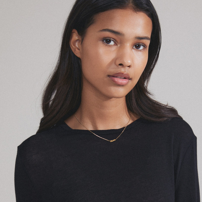 PILGRIM | MOM RECYCLED NECKLACE
Trendy signature piece
Measures 38 cm + 9 cm extension chain
Waterproof finish for lasting shine
Made from 99% recycled material

Composition: 99% Recycled Stainless steel, 1% Plating