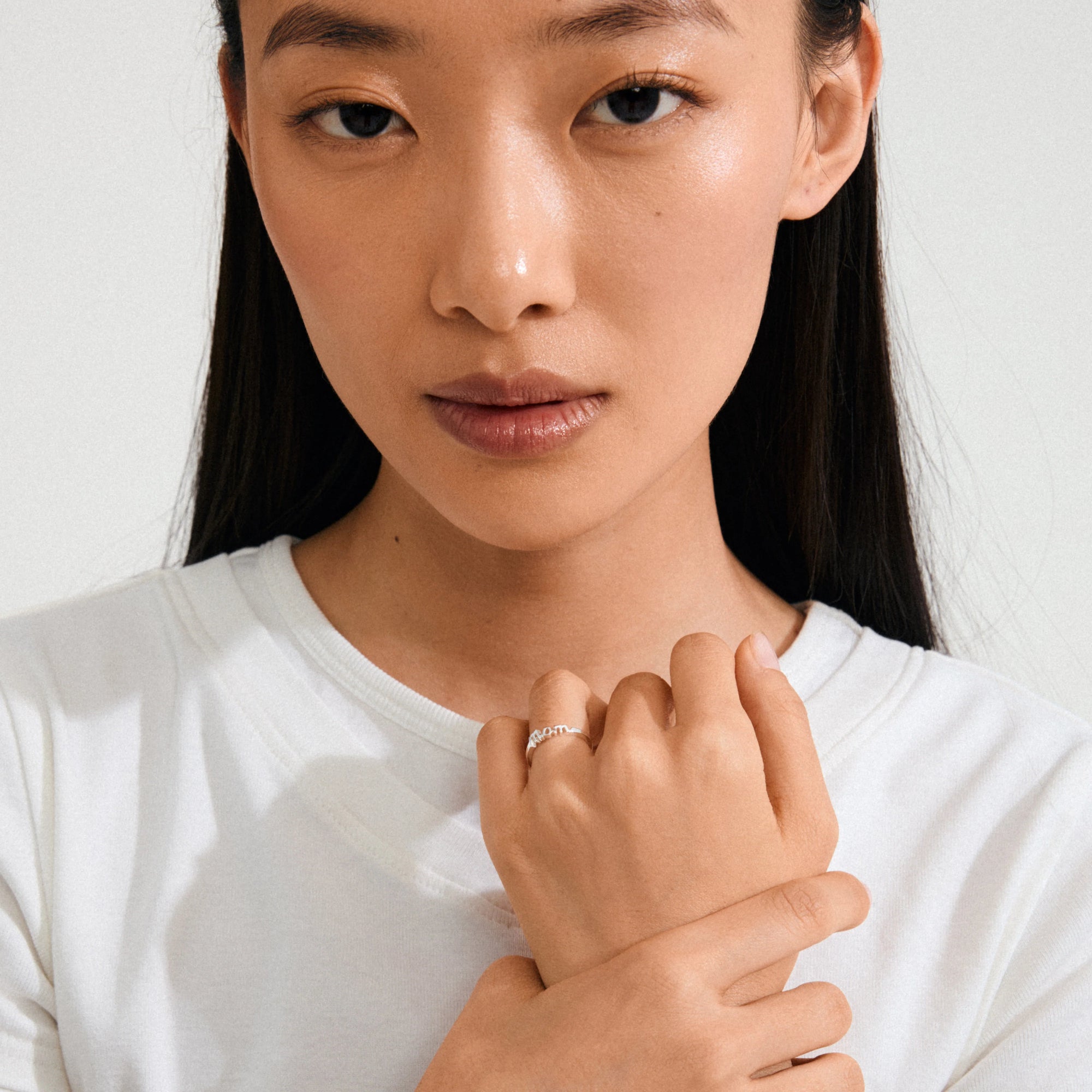 PILGRIM | LULU RECYCLED RING
Silver-plated Mom stack ring
Simple and understated design
Adjustable size for a perfect fit
A timeless piece
Crafted from 99% recycled materials

Composition: 99% Recycled Brass, 1% Plating