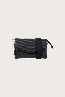 Alēo Darlo mini crossbody bag

features:

crossbody chevron quilted puffer with accordion style compartments | canvas crossbody strap | sand coloured cotton lining with interior zip closure and exterior magnetic closure | foil embossed signature on strap detail

leather &amp; hardware:

soft grained calf leather
signature zip puller | silver finish
on black leather, gold finish on
non-black leather

dimensions:

height 30cm | width 28cm | depth 8cm

Designed in Ireland