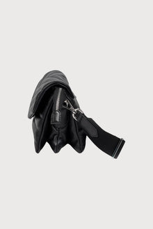 Alēo Darlo mini crossbody bag

features:

crossbody chevron quilted puffer with accordion style compartments | canvas crossbody strap | sand coloured cotton lining with interior zip closure and exterior magnetic closure | foil embossed signature on strap detail

leather &amp; hardware:

soft grained calf leather
signature zip puller | silver finish
on black leather, gold finish on
non-black leather

dimensions:

height 30cm | width 28cm | depth 8cm

Designed in Ireland