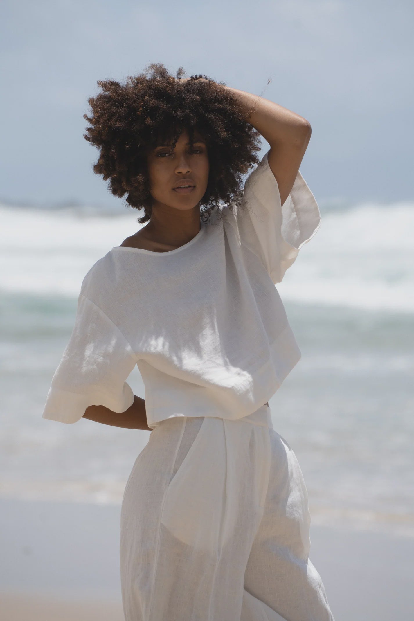 Featuring a relaxed, boxy silhouette and oversized sleeves, the LILLY PILLY MAYA Linen Top pairs beautifully with your favourite shorts or denim jeans. Effortless, breathable, and timeless - make MAYA your go-to piece for a fresh spring/summer wardrobe.