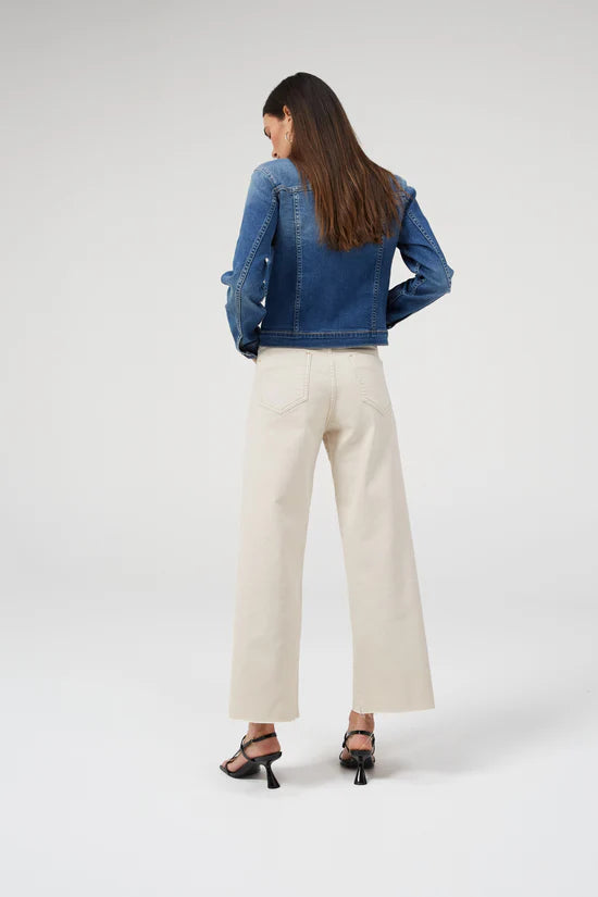 Dricoper Barrie Cream Jean A cropped wide-leg jeans designed mid to high rise. Slightly faded and lightly frayed at the bottom for a vintage appearance. At DRICOPER DENIM, we take pride in our Sustainable Fashion initiative and use eco-friendly materials to create our clothing.