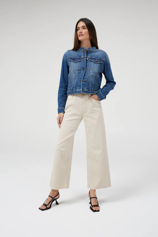 Dricoper Barrie Cream Jean A cropped wide-leg jeans designed mid to high rise. Slightly faded and lightly frayed at the bottom for a vintage appearance. At DRICOPER DENIM, we take pride in our Sustainable Fashion initiative and use eco-friendly materials to create our clothing.