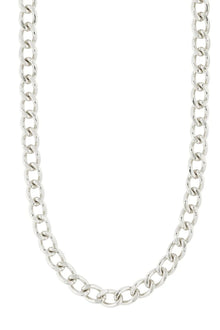Pilgrim Charm Recycled Curb Necklace
Silver-plated curb chain
Perfect for charms
Measures 50 cm, with adjustable length
For a super cool urban style
Made from 99% recycled material