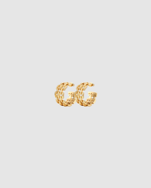 Chain Earrings by Castel & Co are stainless steel chain hoop earrings available in gold-plated and silver-tone finishes. Featuring a bold linked texture for a modern, statement edge while remaining versatile for everyday wear. Measuring 2.2 x 1.2 cm and weighing 11g, with a secure stud closure. Hypoallergenic and waterproof.
Final sale item — not eligible for returns due to hygiene regulations.