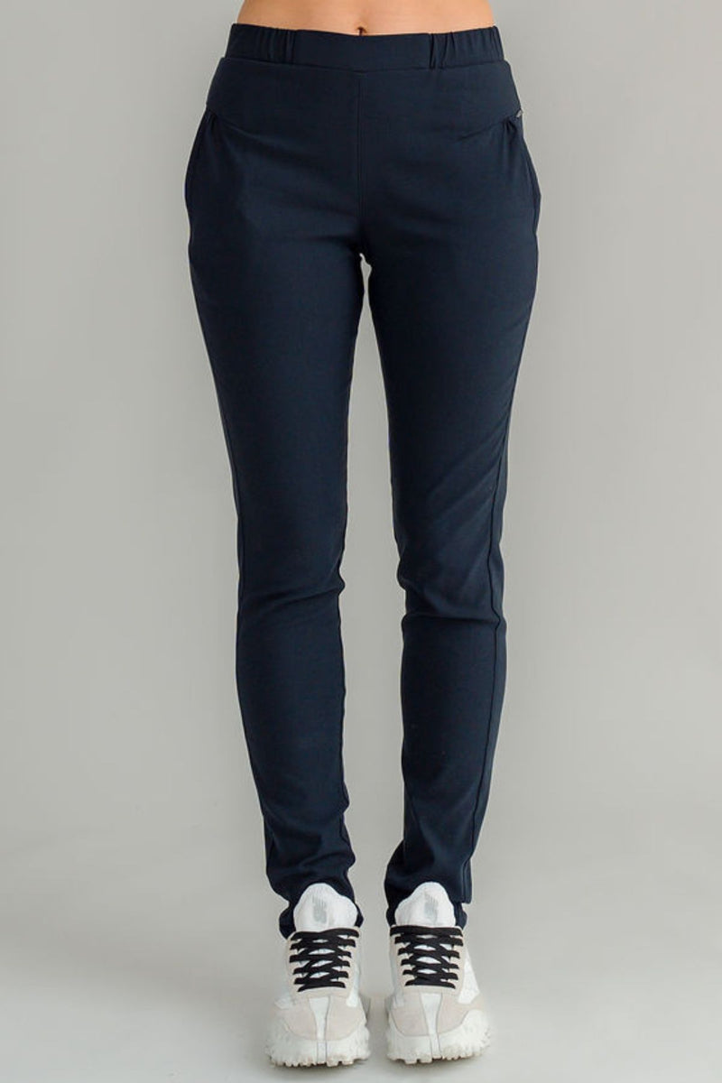 NES Dartsta Pant is the ultimate pant for easy wear and effortless style. Made from a super stretchy twill fabric, these pants feature a flat front and elasticated waist for a comfortable, flattering fit. The angled side pockets add practicality, making them perfect for both the office and a night out. With a slim leg silhouette
