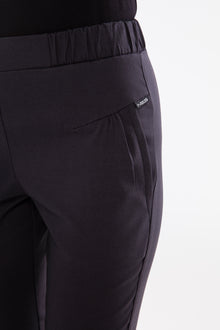 NES Dartsta Pant is the ultimate pant for easy wear and effortless style. Made from a super stretchy twill fabric, these pants feature a flat front and elasticated waist for a comfortable, flattering fit. The angled side pockets add practicality, making them perfect for both the office and a night out. With a slim leg silhouette