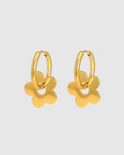 Playful, delicate, and full of charm—the Castel & Co Daisy Earrings in gold bring a fresh, whimsical touch to any look. With their dainty floral design and radiant gold finish, they add just the right amount of sweetness and sophistication. Perfect for everyday wear or as a subtle statement, these earrings are a little ray of sunshine for your jewellery collection.

Main material: gold plating, stainless steel
Closure type: congo
Earrings size: 1,5 x 1,5 cm
Waterproof and hypoallergenic
Weight: 7g