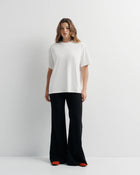 ROMY | SIGNATURE TEE

Classic crew neck boyfriend tee. This relaxed-fit tee features our signature Romy brandmark on the back.

Model is a size AU 8 and wears a size S

Composition: 100% Cotton