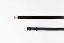 HUMIDITY LIFESTYLE - CLASSIC BELT IN BLACK.
A timeless belt crafted with 100% smooth leather, double leather keeper and rounded brass buckle.
100% leather.
Smooth leather strap.
Brass buckle.
Adjustable - 7 holes.
Responsibly sourced leather .