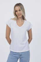 HUMIDITY | MUST HAVE V NECK TEE
Everyone’s favourite basic tee.
Flattering V-neck.
Drop shoulder for a relaxed fit.
Regular fit.
100% soft, lightweight cotton slub.
Garment dyed – slight variations in dye lots will occur, every piece is unique.
A slightly textured weave in fabric.
True to size&nbsp;

Model Wears Size: S

Composition: 100% COTTON