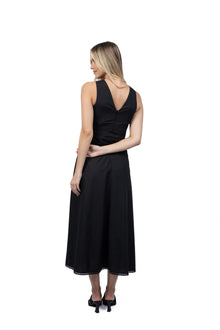 HUMIDTY | WILLA TIE DRESS

Flattering summer maxi dress.
High round-neck with V shaped back.
Fitted bust and waist.
Bra-friendly.
Classic A-line shape.
Elasticated panel for added stretch and comfort.
Invisible zip closure at back.
Wide, long, removable waist tie.
Feature trim on hem.
Soft, lightweight cotton blend.
Maxi-length - sits at the ankle on average height.
This style is true to size and fitted across the bust - elastic in the side of the bodice allows for extra room.