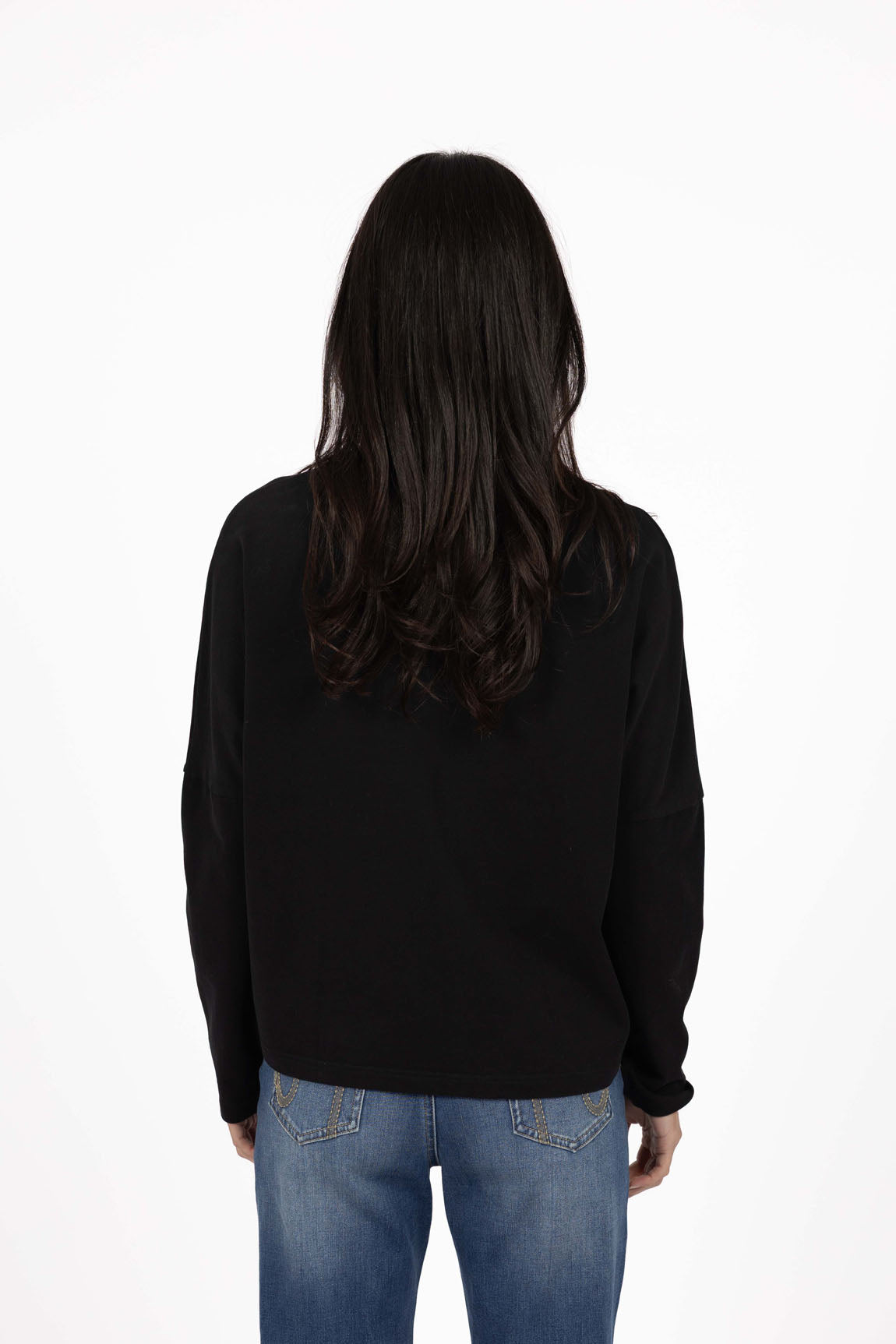 HUMIDITY LIFESTYLE 
Not your average long sleeve. Meet the Wildfire Long Sleeve Tee – your new go-to for cosy, casual dressing. Crafted from our signature ultra-soft cotton, this long sleeve tee is designed for comfort with a fashionable twist. The relaxed, oversized fit and dropped shoulder create an effortlessly cool silhouette that works just as well on the couch as it does out and about.