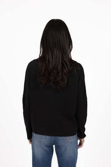 HUMIDITY LIFESTYLE 
Not your average long sleeve. Meet the Wildfire Long Sleeve Tee – your new go-to for cosy, casual dressing. Crafted from our signature ultra-soft cotton, this long sleeve tee is designed for comfort with a fashionable twist. The relaxed, oversized fit and dropped shoulder create an effortlessly cool silhouette that works just as well on the couch as it does out and about.