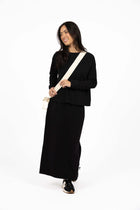 HUMIDITY LIFESTYLE
Comfy, cool and effortlessly wearable. Meet the Banter Skirt – your new fuss-free essential made for daily wear. This skirt features a clean silhouette, comfortable waistband and soft cotton feel that makes it the kind of piece you’ll reach for on repeat. Pair it with sneakers and our Wildfire Long Sleeve Tee for a sporty off-duty look, or mix and match with knits and jackets for effortless layering. Banter is the skirt you’ll want to live in.