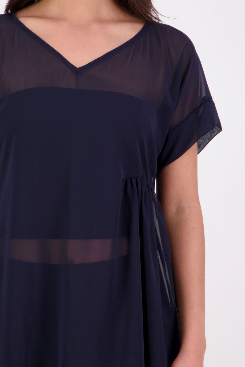 NES Kira Top
A feminine essential with effortless drape. Featuring a flattering V-neckline, cap sleeves, and soft ruching under the bust, the Kira Top finishes just below the waistband—perfect with high-waisted pants or skirts. A versatile piece for relaxed elegance, day or night.&nbsp;

Available in Black, Ink, Digital Colbalt and Cranberry.
Our model is 174cm and wears a XS (8) NES fit advise: Standard fit
Composition: PT Chiffon
Designed and Made in New Zealand