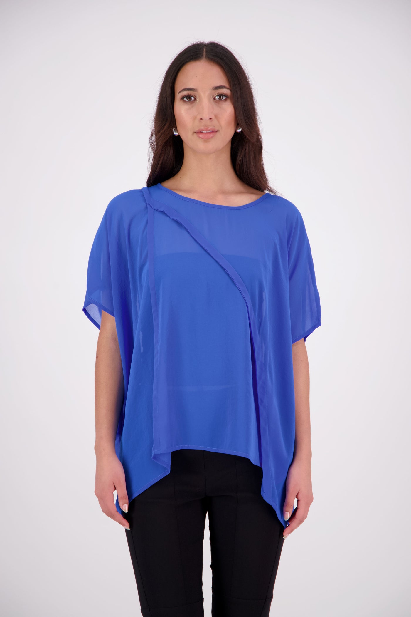  The N-E-S Luna Top – A New Take on Sheer Simplicity
The Luna Top is a modern evolution of a NES favourite. Crafted with exposed French seams on the outside, an angled front seam, and a left-side split for added movement, this sheer layer brings elevated ease to any outfit. Style it over a NES lattice singlet or your favourite base – the Luna Top is designed for effortless layering with a refined edge.
polyester chiffon
designed & made in NZ