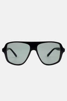 Otra Mikki Sunnies is an oversized plastic Aviator, Sleek, Sheek and Timeless