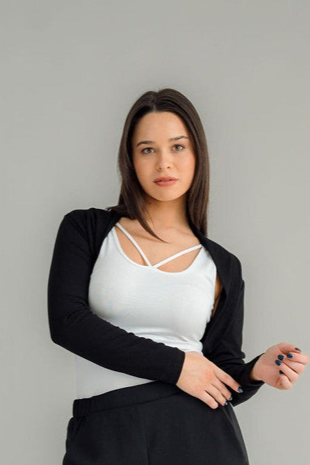 NES Shoulder Me Cardi is the perfect throw-on-and-go style to add an extra layer of warmth and sophistication to your shoulders and arms. Composition: viscose spandex
Made in New Zealand