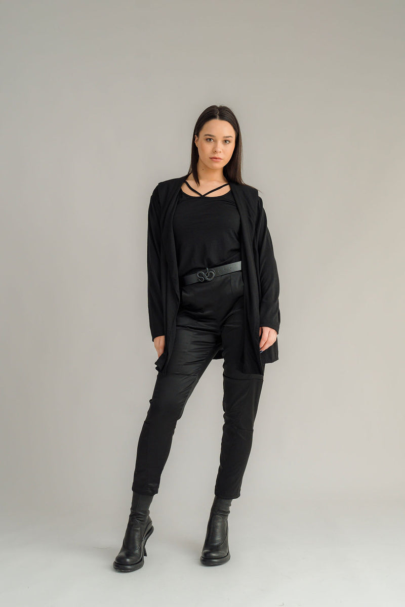 Your Go to for comfort and style is our NES Merino Wrap. This style will keep you warm and snug in the winter. It can be dressed up - worn under a winter coat or down as a lounge wear piece.

Composition: 100% Merino