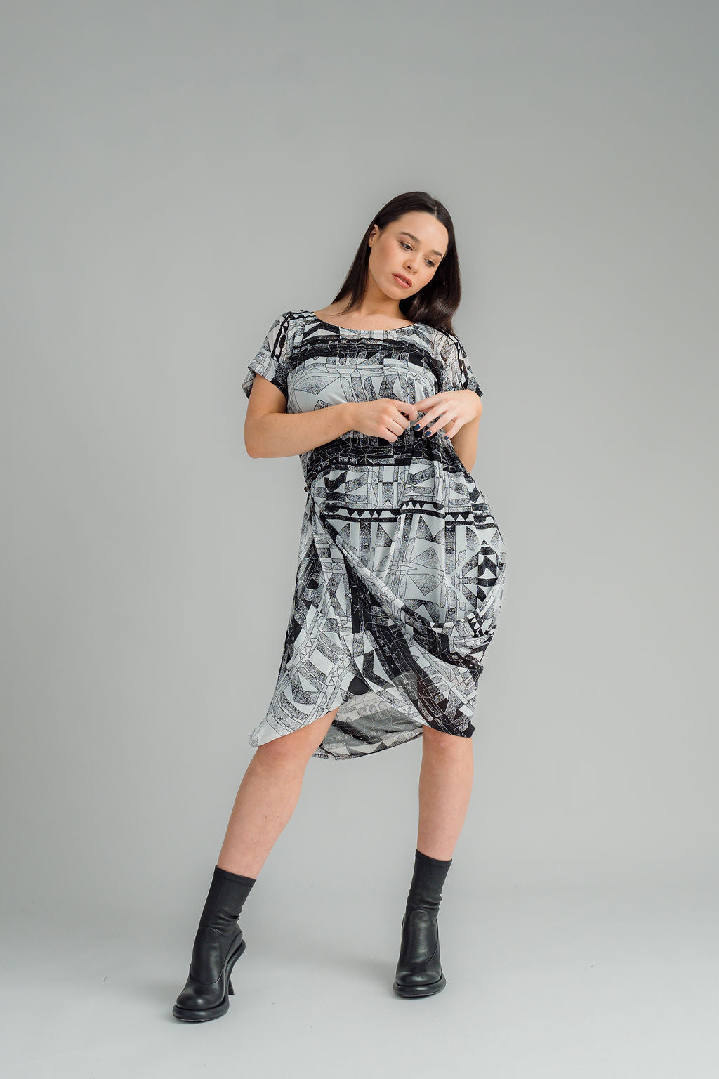NES | FLOW DRESS | BLK/WHT PRINT