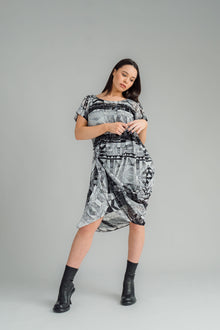 NES | FLOW DRESS | BLK/WHT PRINT