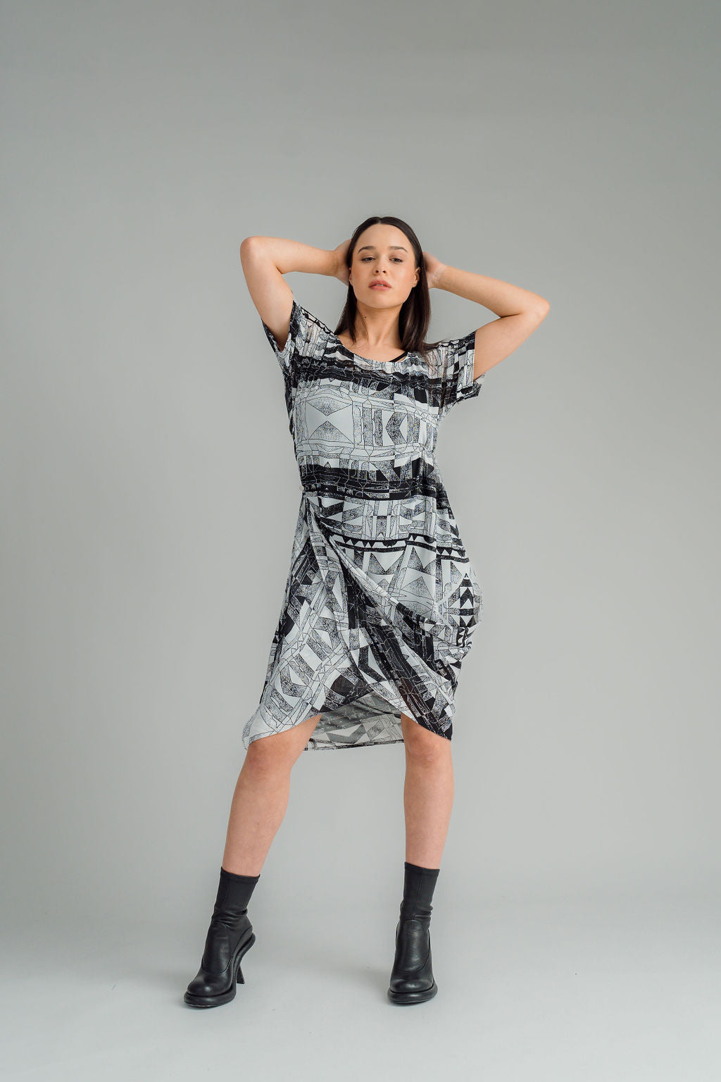 NES | FLOW DRESS | BLK/WHT PRINT