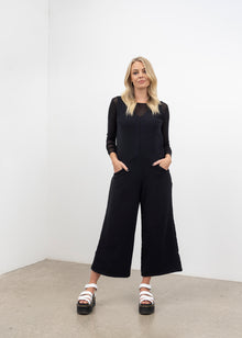 Our NES Lounging Jumpsuit is our best selling jumpsuit and suites all body shapes. its is a great style, that is effortless to wear.
The Lounge Jumpsuit features: Tank style Straps, Subtle V Neck, Concealed Side Seam Zip, Front pockets hidden in a curved front panel.