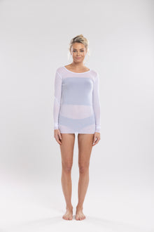 Scoop neck mesh top. perfect for layering or wearing with a lattice singlet underneath.

Our NES soul top is your go to wardrobe staple.

Composition: 100% polyester mesh


Brand: NES

Made &amp; Designed in New Zealand