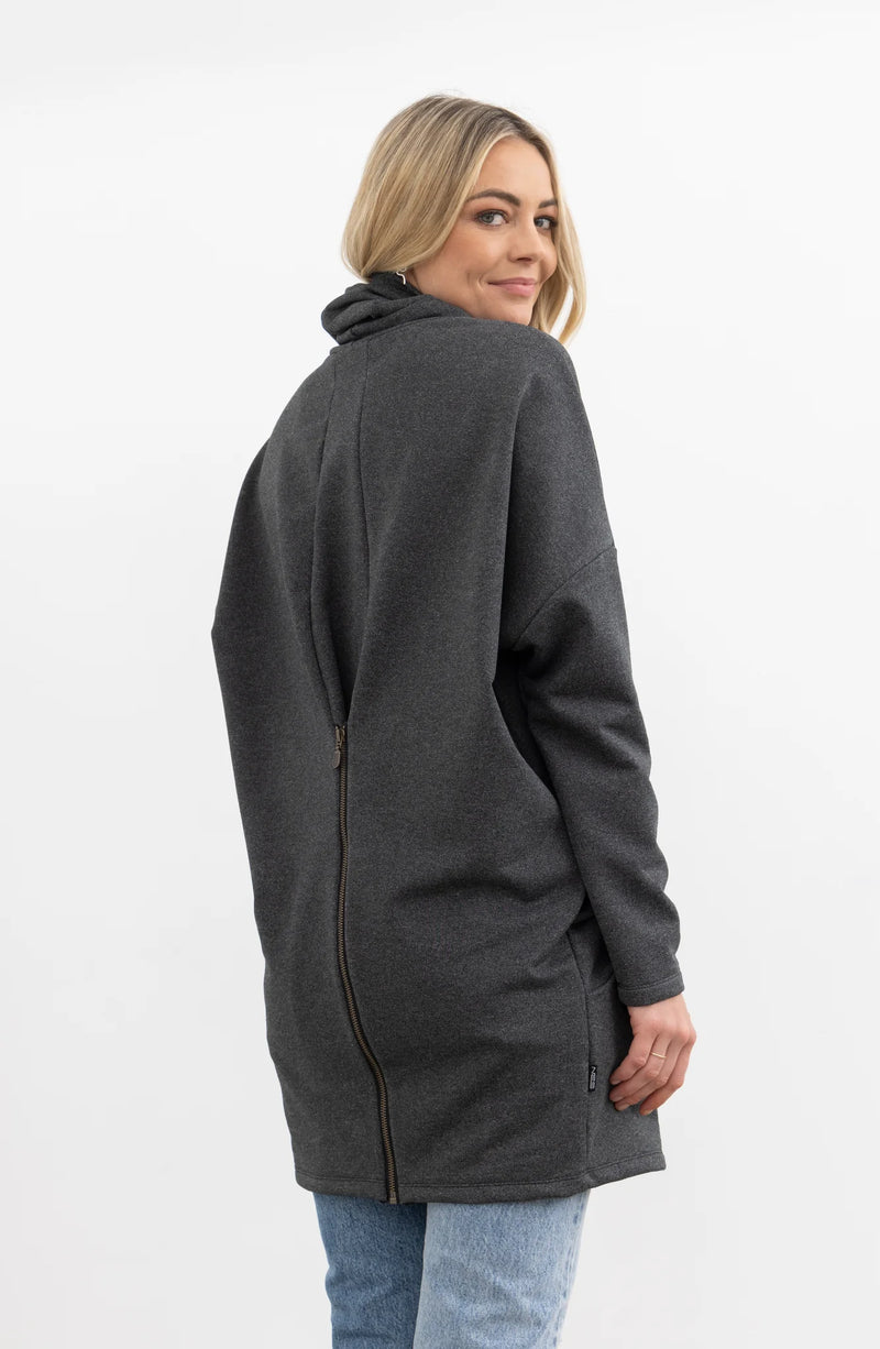 The Rebellious Jumper keeps you cozy with a scrumptious oversized funnel neck collar to snuggle around your neck.

Front pockets and zip-up back.

Can be worn zipped or open for your casual weekend look.

Composition: 100% merino jersey