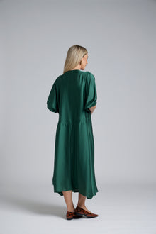 The N-E-S Remi Dress – a floaty chiffon maxi with kimono sleeves, V neckline and soft movement. Designed to layer over a N-E-S Lattice Slip. Made in NZ.