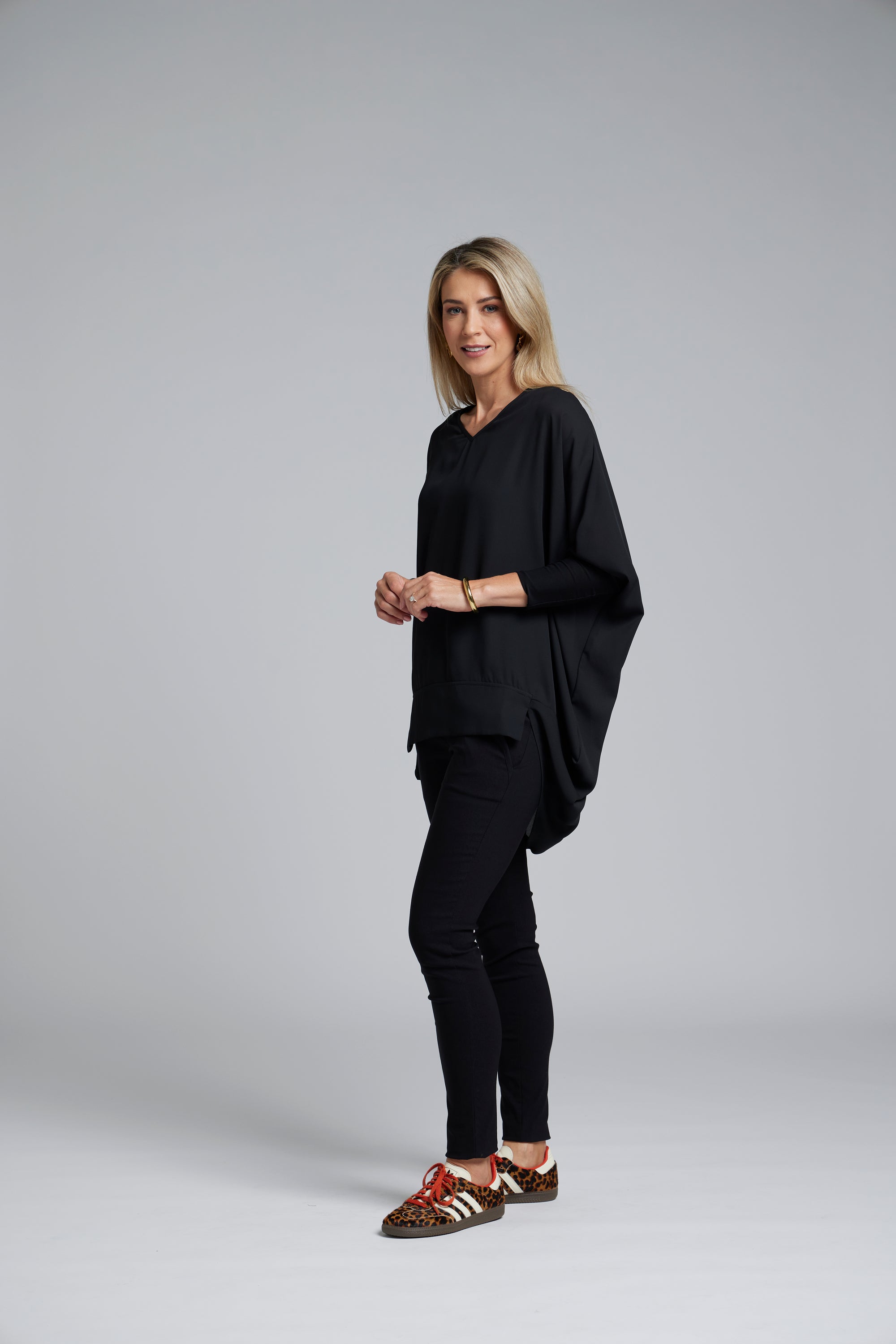 The N-E-S Virtue Tunic – a floaty, relaxed tunic with a scoop neck, curved hem and effortless drape. Perfect layered over a Lattice Singlet. NZ made.