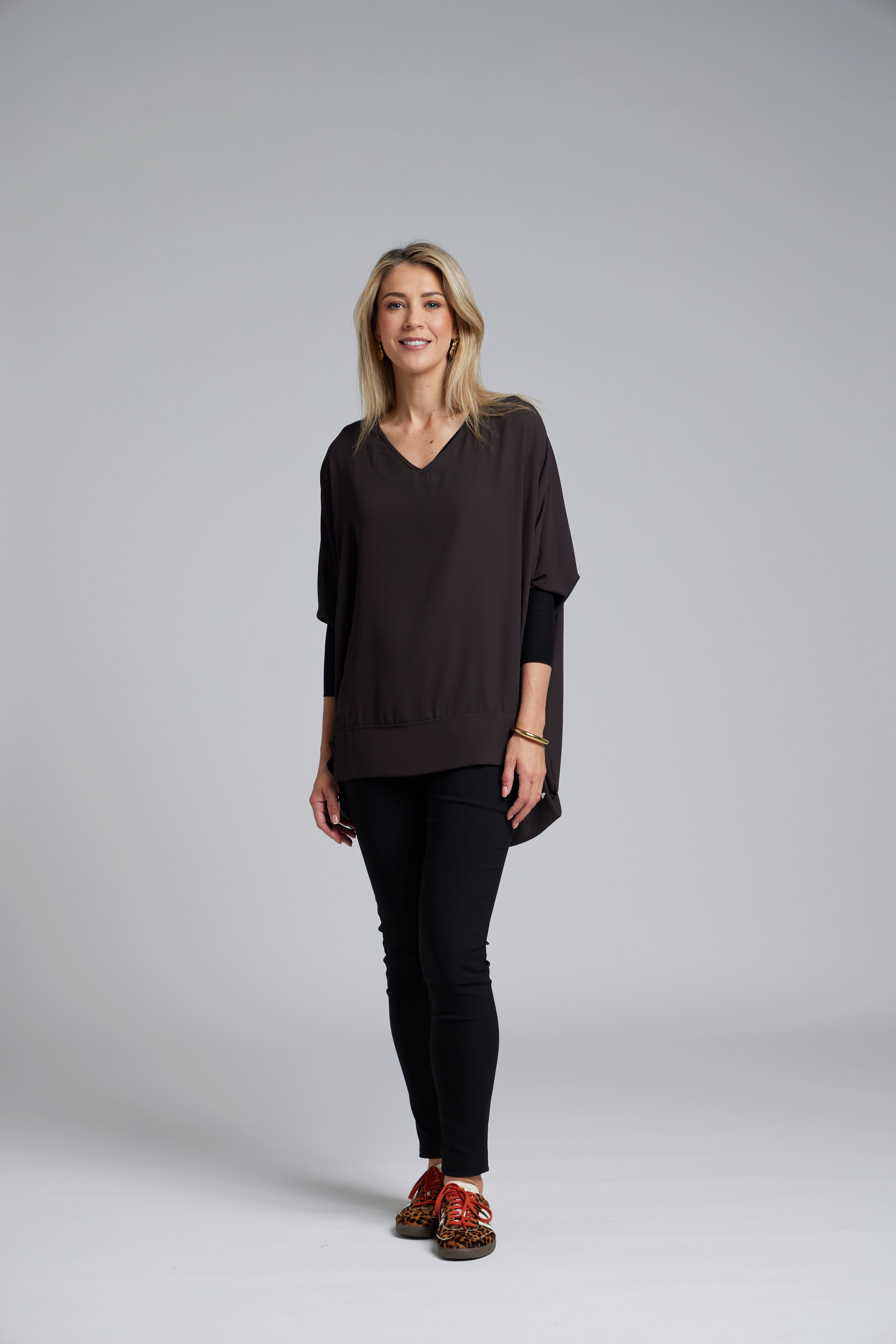The N-E-S Virtue Tunic – a floaty, relaxed tunic with a scoop neck, curved hem and effortless drape. Perfect layered over a Lattice Singlet. NZ made.