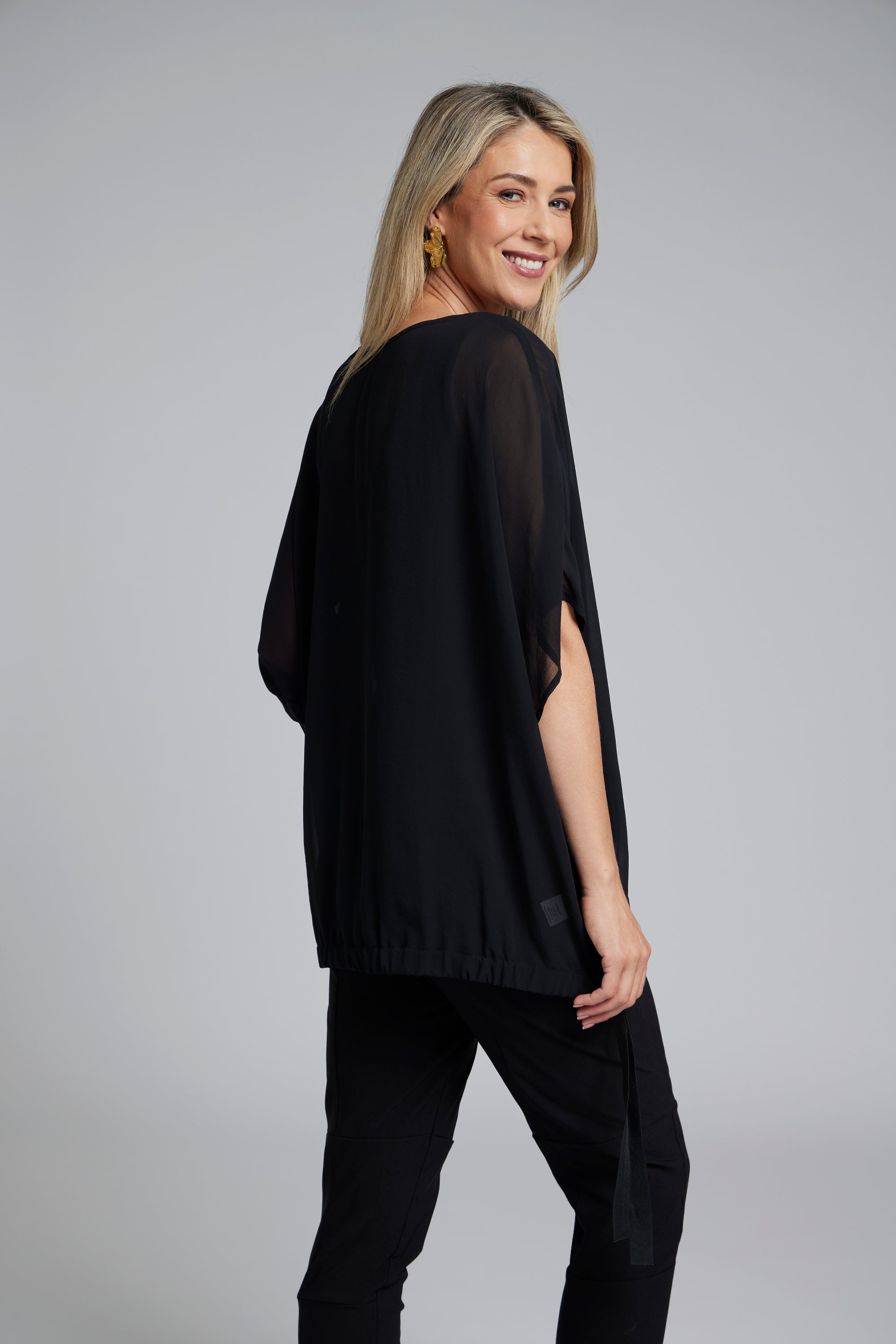 The Vanotti Tunic – N-E-S’ best-selling throw-on top with a scoop neckline and adjustable feature hem. Perfect over a Lattice Singlet. NZ made.