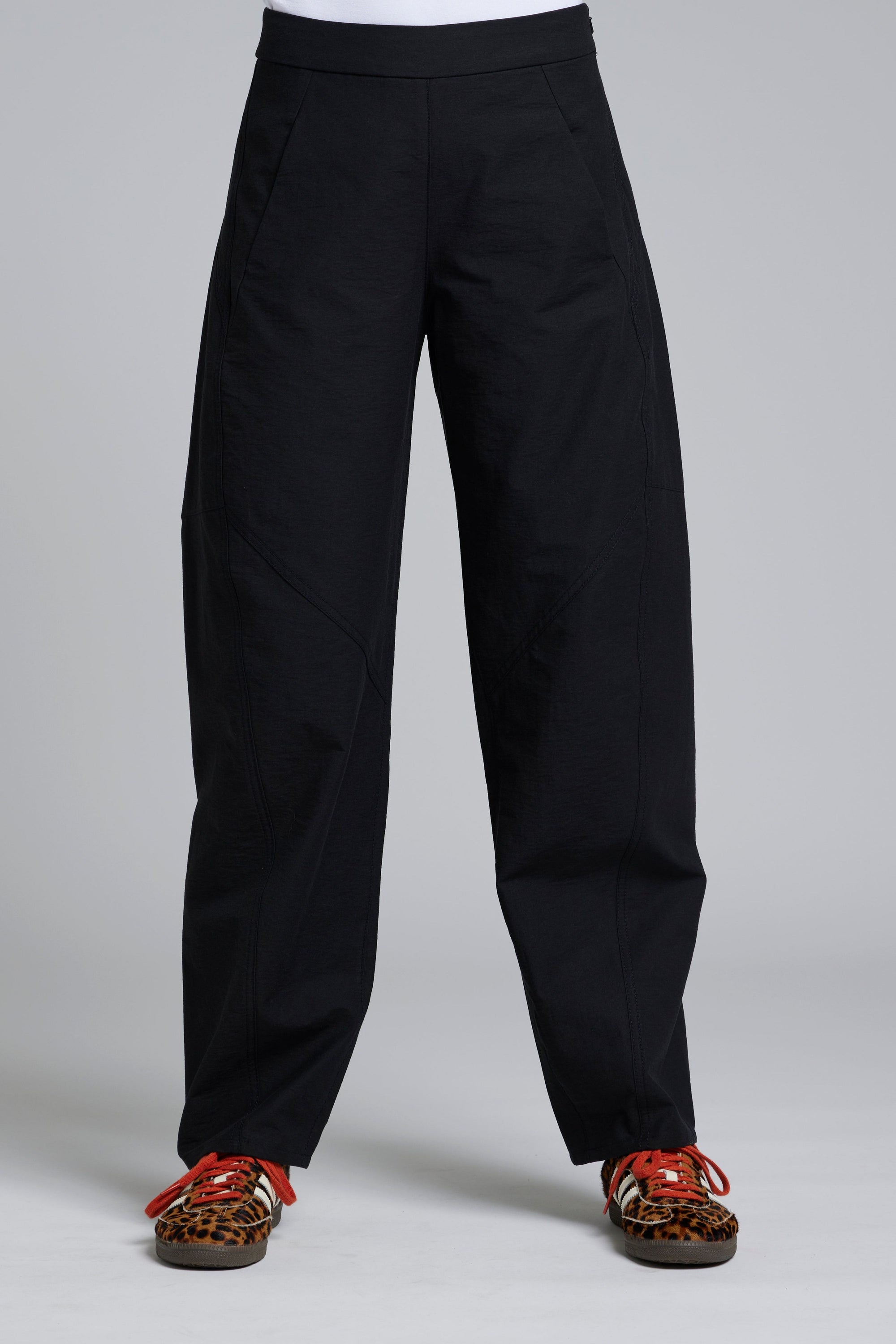 The NES Demi Pant – a relaxed barrel leg pant with elastic waist and utility detailing. Comfortable, modern and NZ made.
