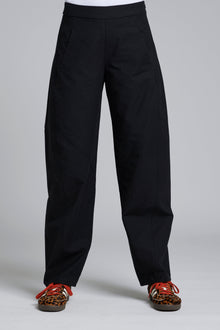The NES Demi Pant – a relaxed barrel leg pant with elastic waist and utility detailing. Comfortable, modern and NZ made.