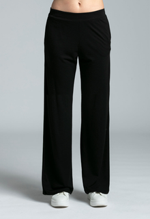 The NES Merino Lounge Pants by N-E-S – full length merino pants with flat front, elastic back and soft drape. Perfect for travel, yoga, pilates and everyday wear. NZ made.