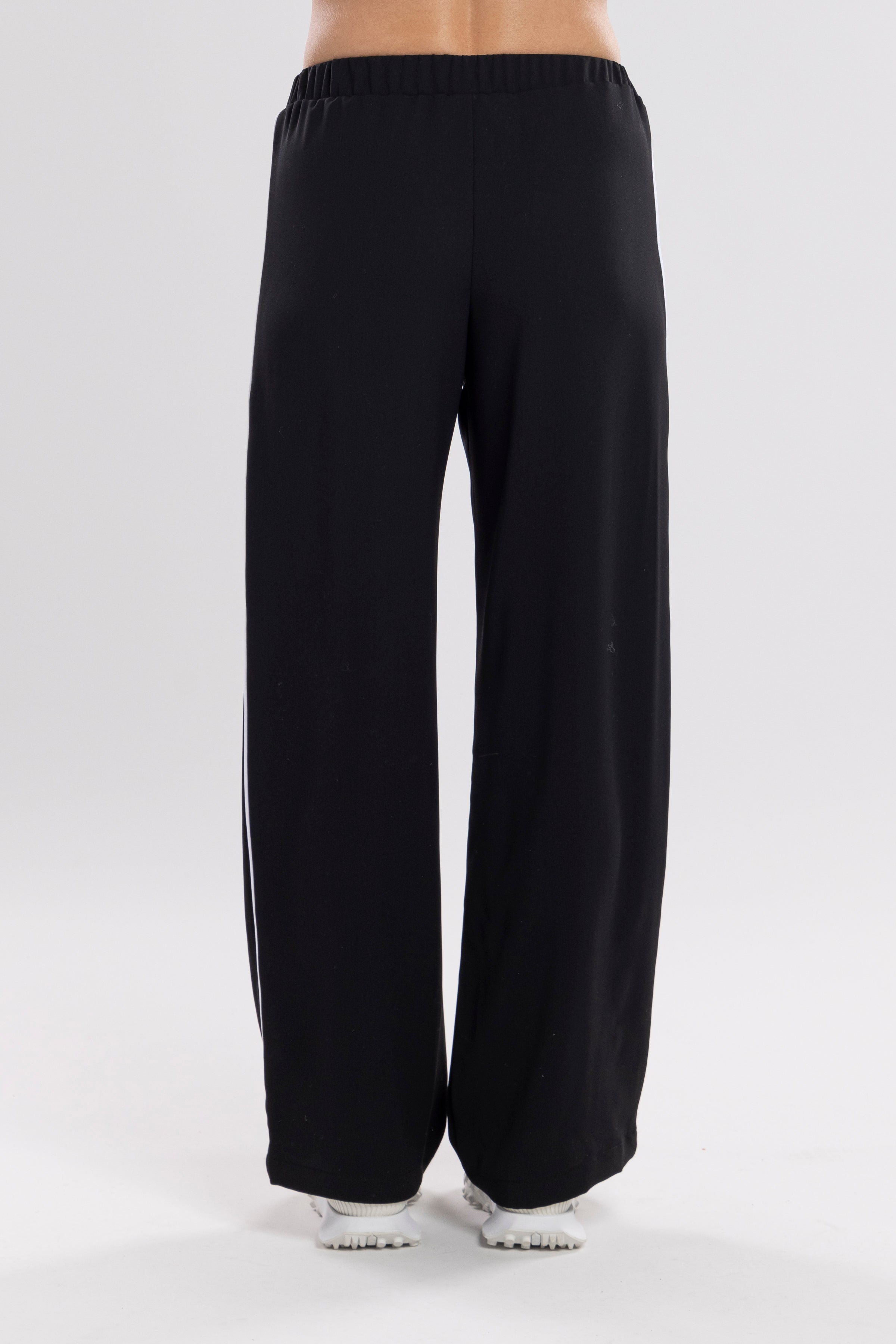 The NES Piped Gin Pants – a best-selling fit with elastic waist, side piping and 32" length. Comfortable, polished and designed for everyday wear.
