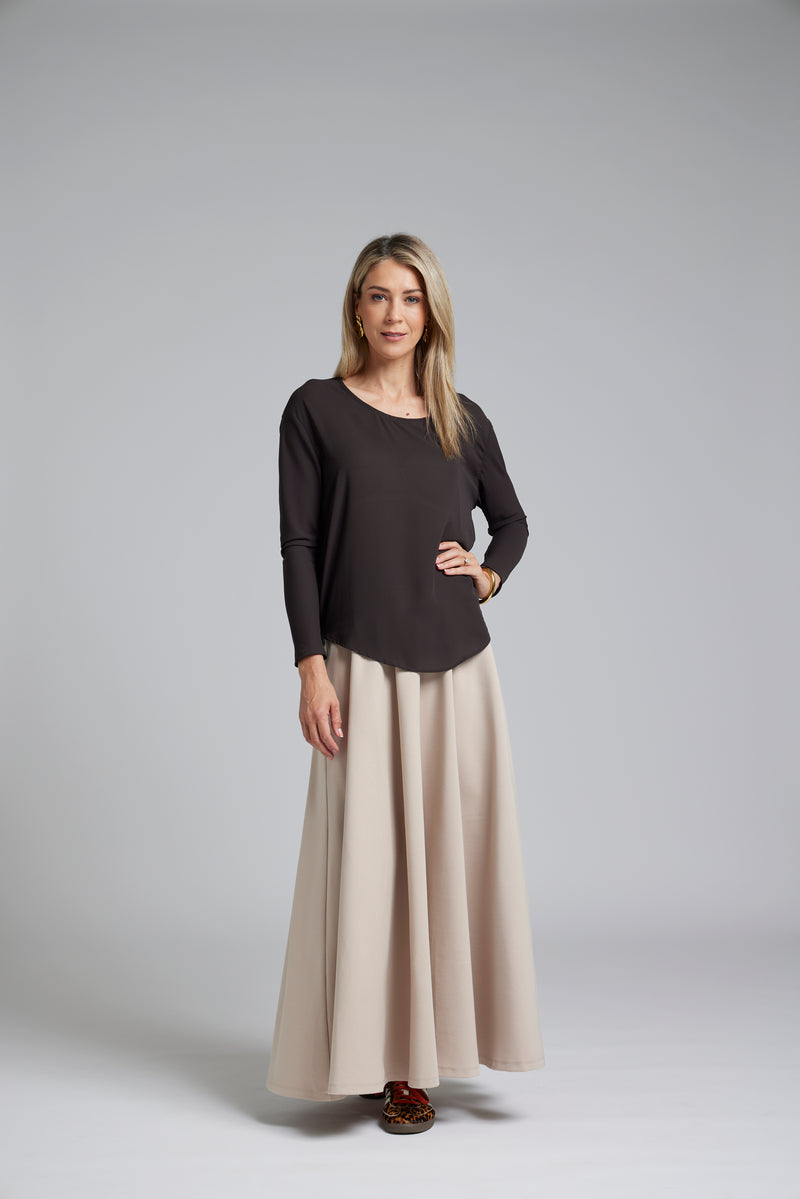 The NES Sable Top by N-E-S – a floaty georgette long sleeve top with scoop neck, curved hem and layering options. NZ made.