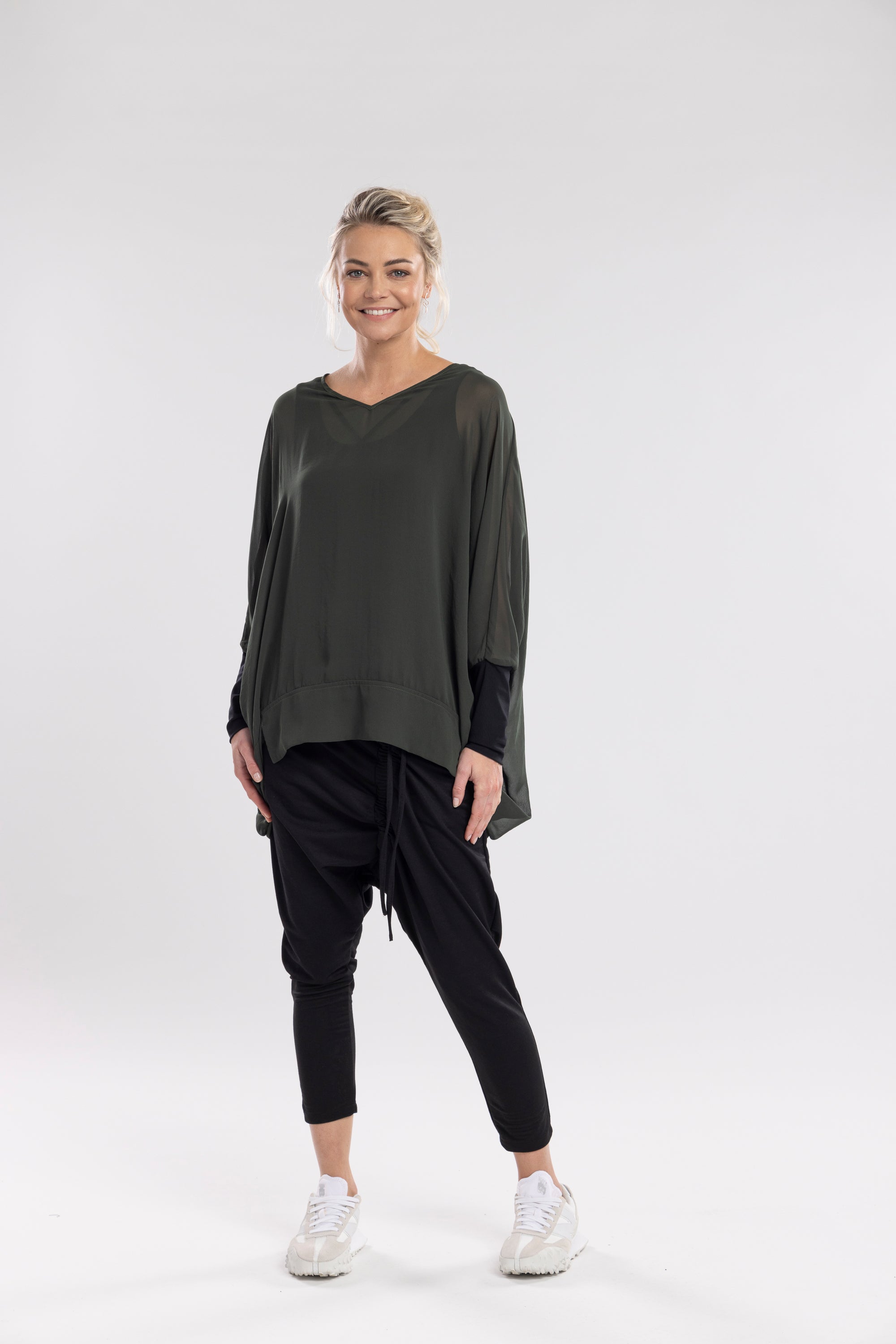 The N-E-S Virtue Tunic – a floaty, relaxed tunic with a scoop neck, curved hem and effortless drape. Perfect layered over a Lattice Singlet. NZ made.