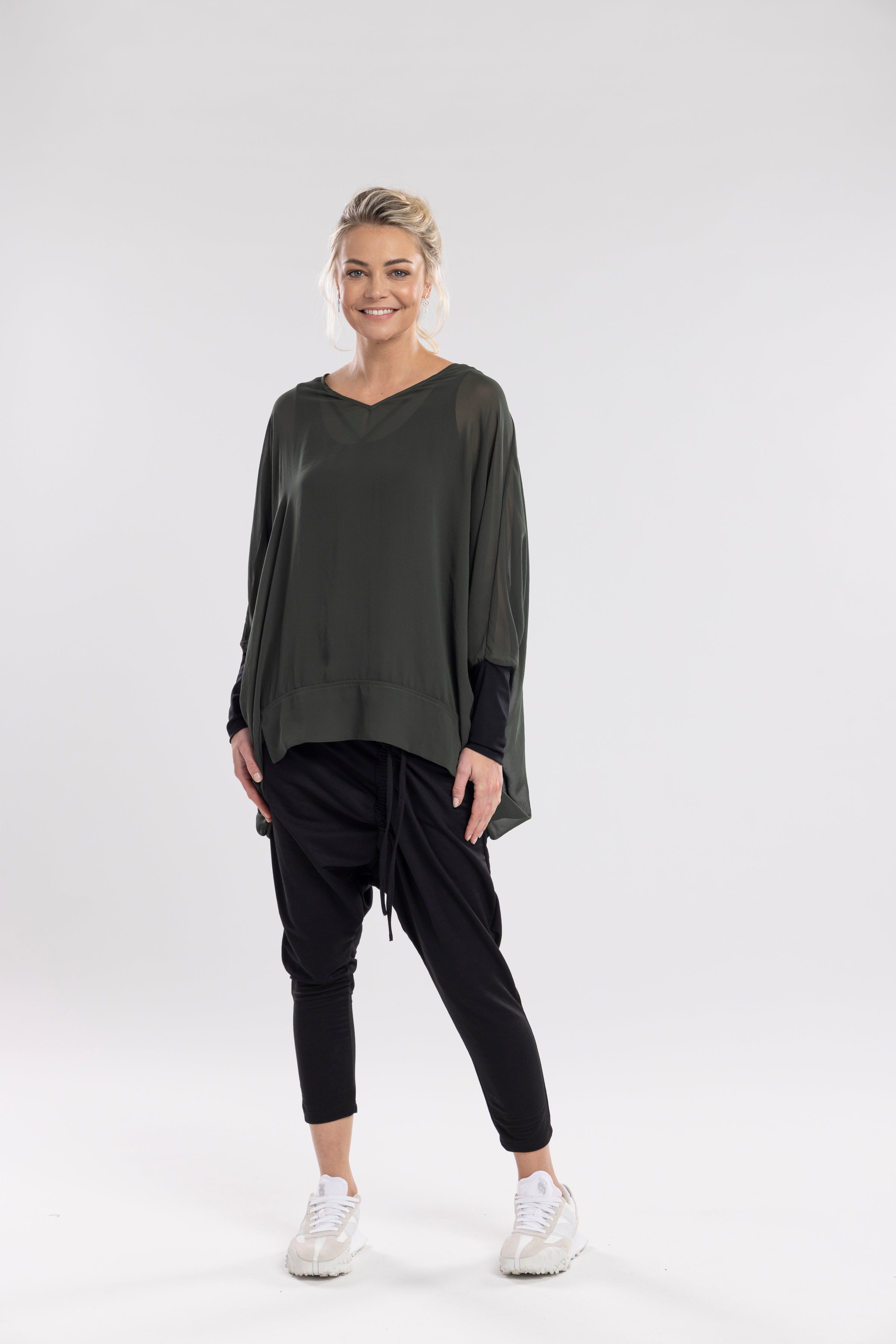 The N-E-S Virtue Tunic – a floaty, relaxed tunic with a scoop neck, curved hem and effortless drape. Perfect layered over a Lattice Singlet. NZ made.