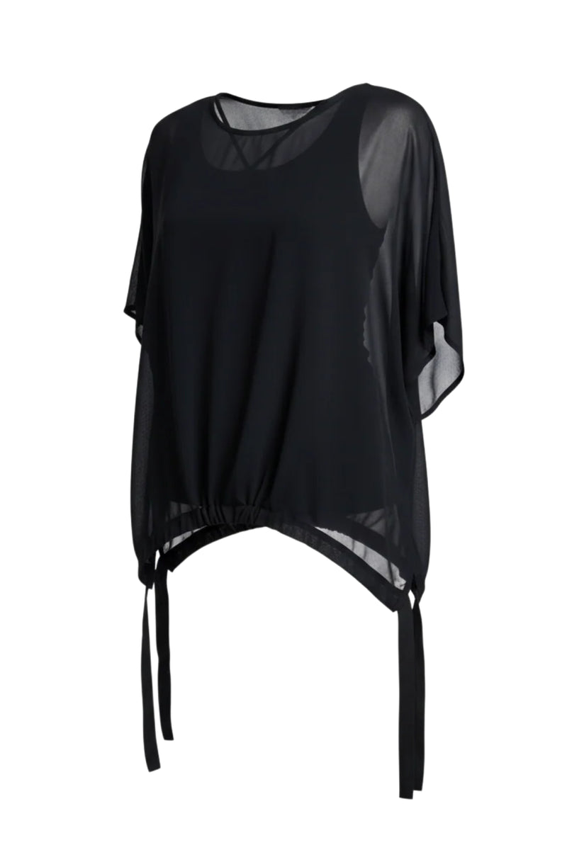 The NES Vanotti Tunic by N-E-S’ best-selling throw-on top with a scoop neckline and adjustable feature hem. Perfect over a Lattice Singlet. NZ made.
