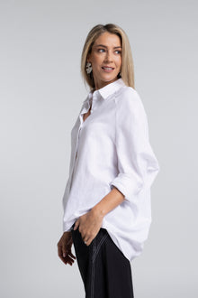 The NES Zola Linen Shirt – an oversized linen-cotton shirt with contrast stitching and drop-back detail. Lightweight and NZ made.