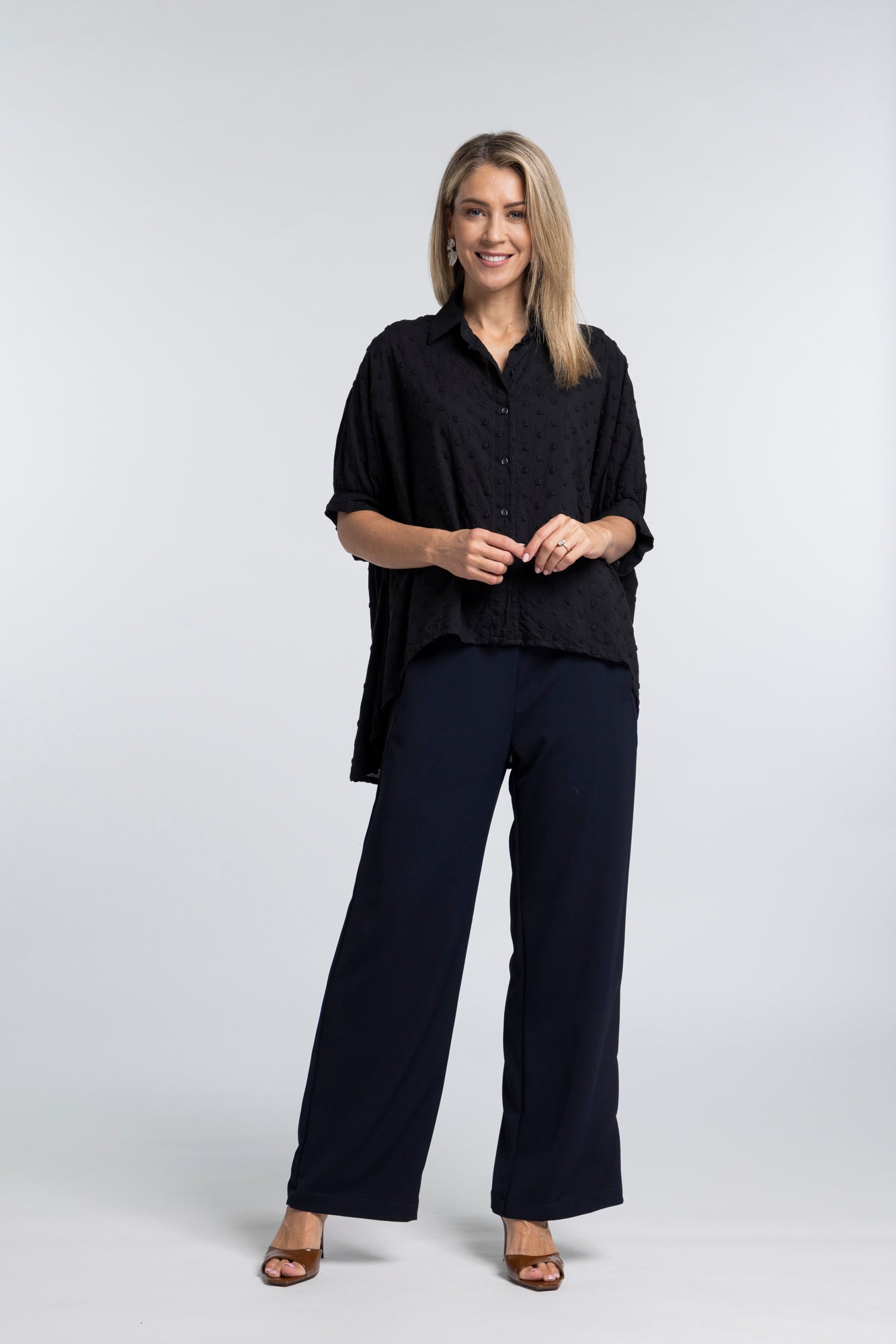 The NES Ryn Shirt – an oversized cotton shirt with kimono sleeves and soft volume. Lightweight, versatile and NZ made.