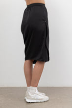 Load image into Gallery viewer, FLOW SKIRT | BLACK
